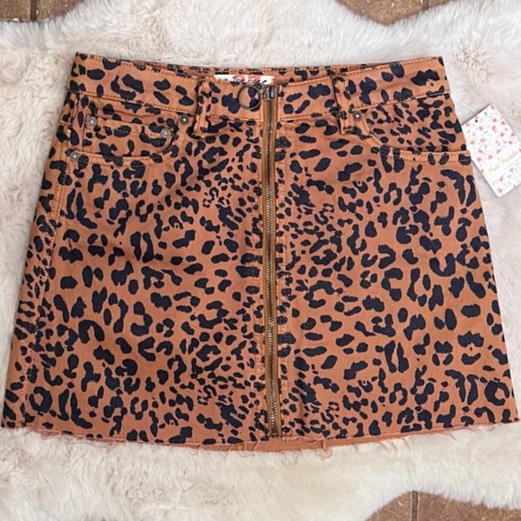 NWT $78 Free People Leopard Print Jean - Picture 4 of 6